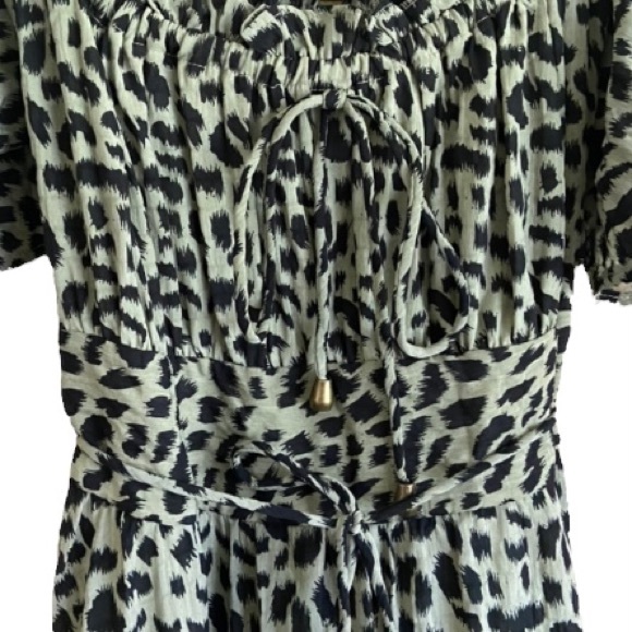Petal & Pup Remy Dress Emerald Size 8 Animal Print Off The Shoulder Ruffle Midi - Picture 13 of 15